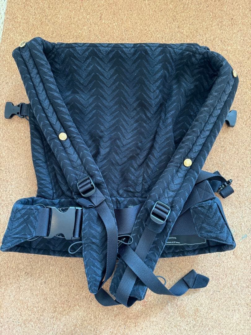 アーティポッペ　ベビーキャリア　抱っこ紐