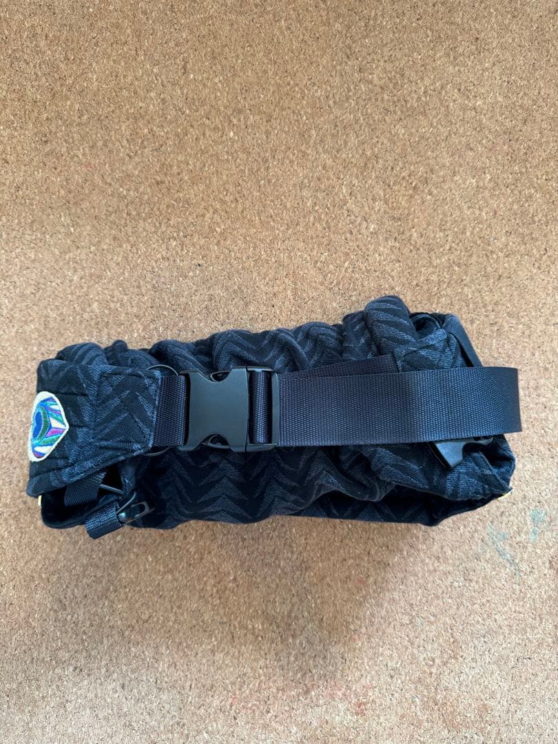 アーティポッペ　ベビーキャリア　抱っこ紐