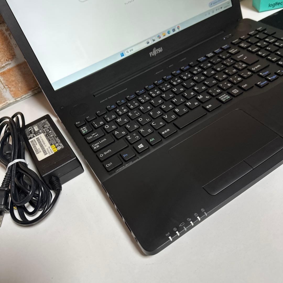 美品　FHD画面 富士通 ノートPC SSD Windows11 オフィス付き