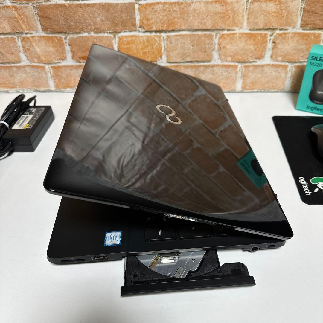 美品　FHD画面 富士通 ノートPC SSD Windows11 オフィス付き