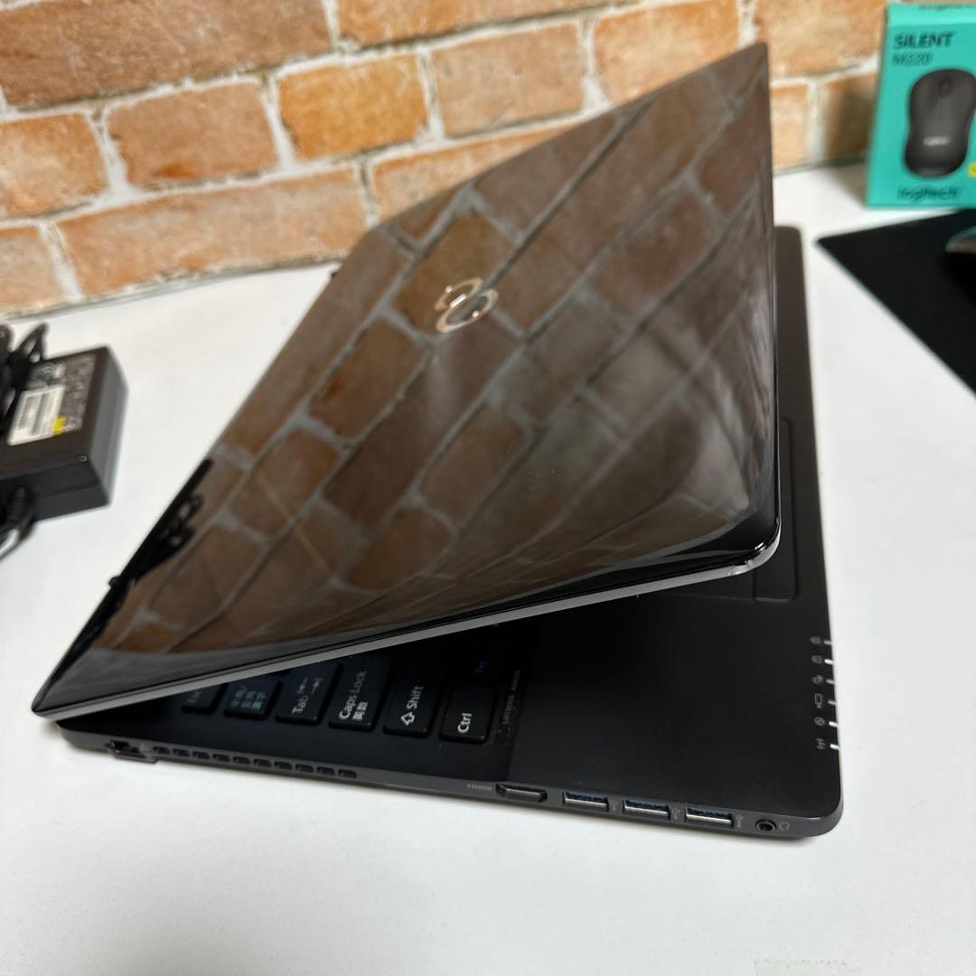 美品　FHD画面 富士通 ノートPC SSD Windows11 オフィス付き