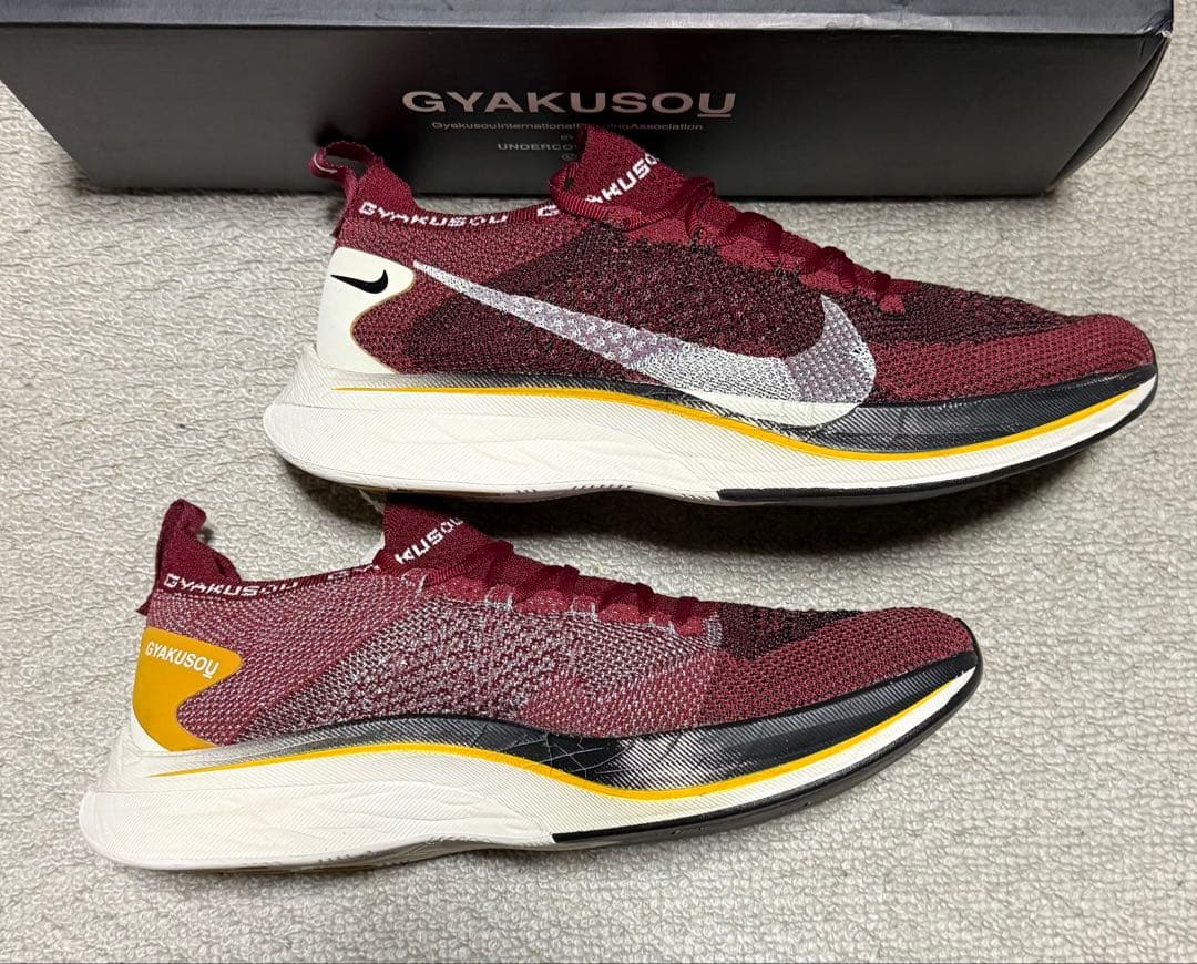 靴 NIKE VAPORFLY 4% FLYKNIT / GYAKUSOU