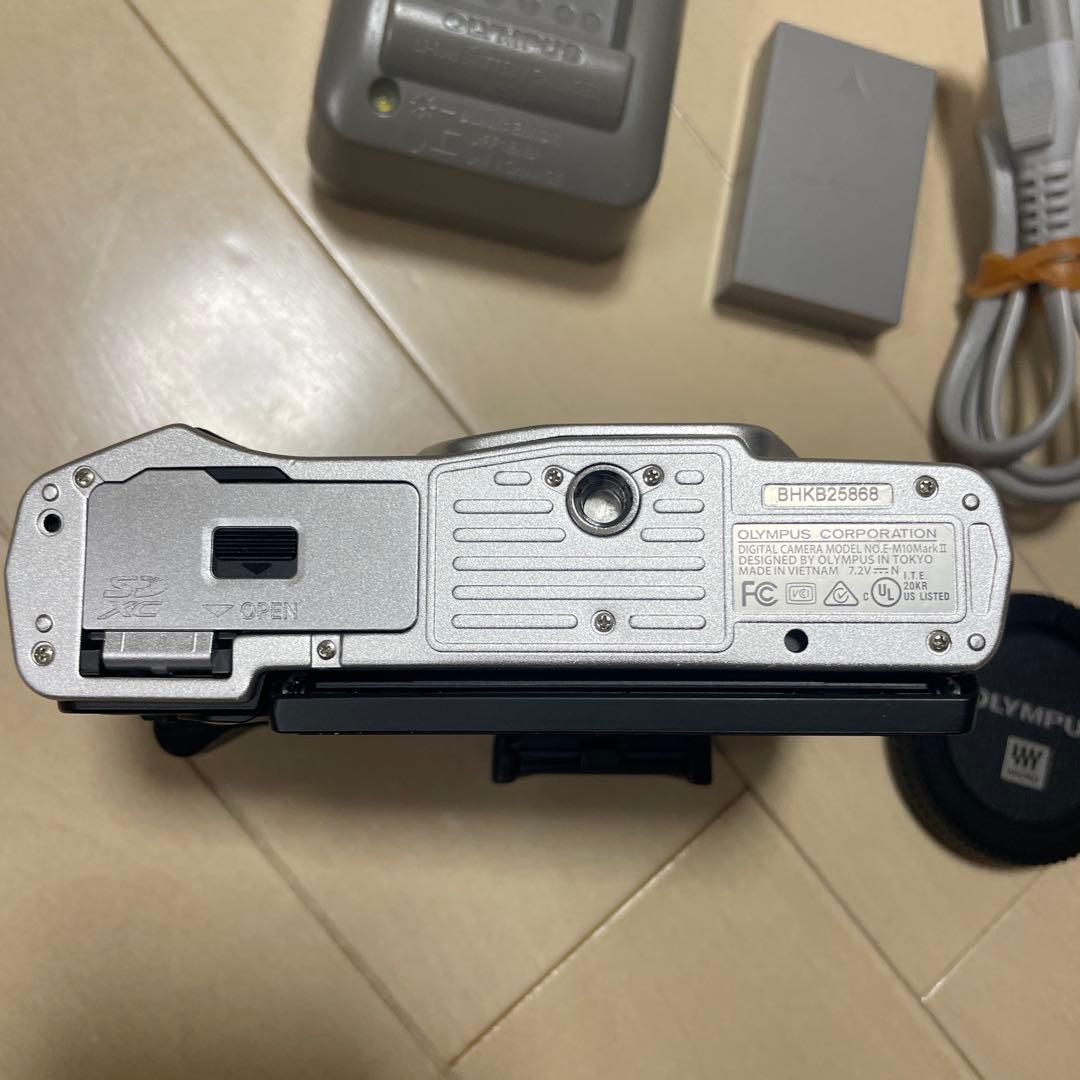OLYMPUS OM-D E-M10Ⅱ ジャンク品　本体美品