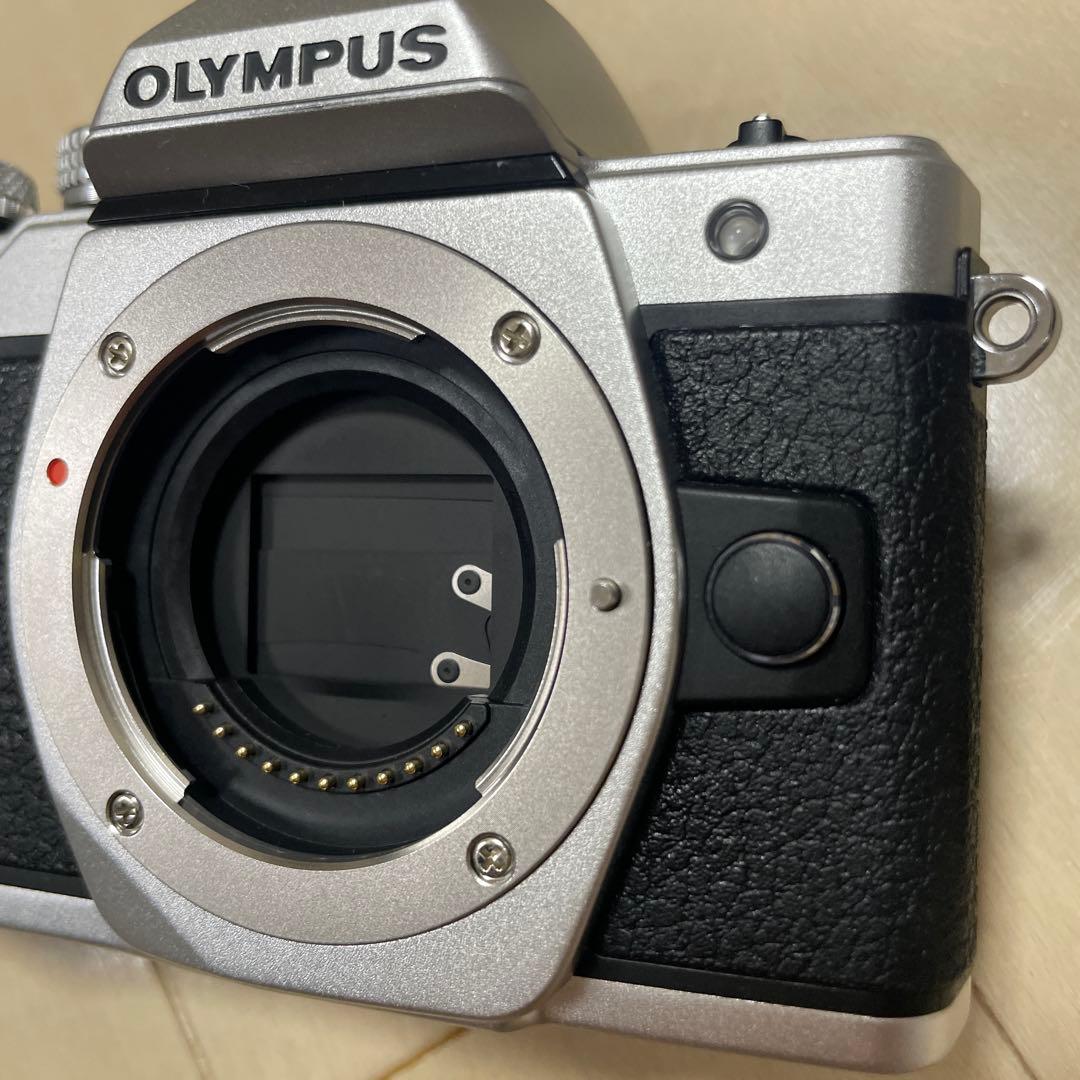 OLYMPUS OM-D E-M10Ⅱ ジャンク品　本体美品