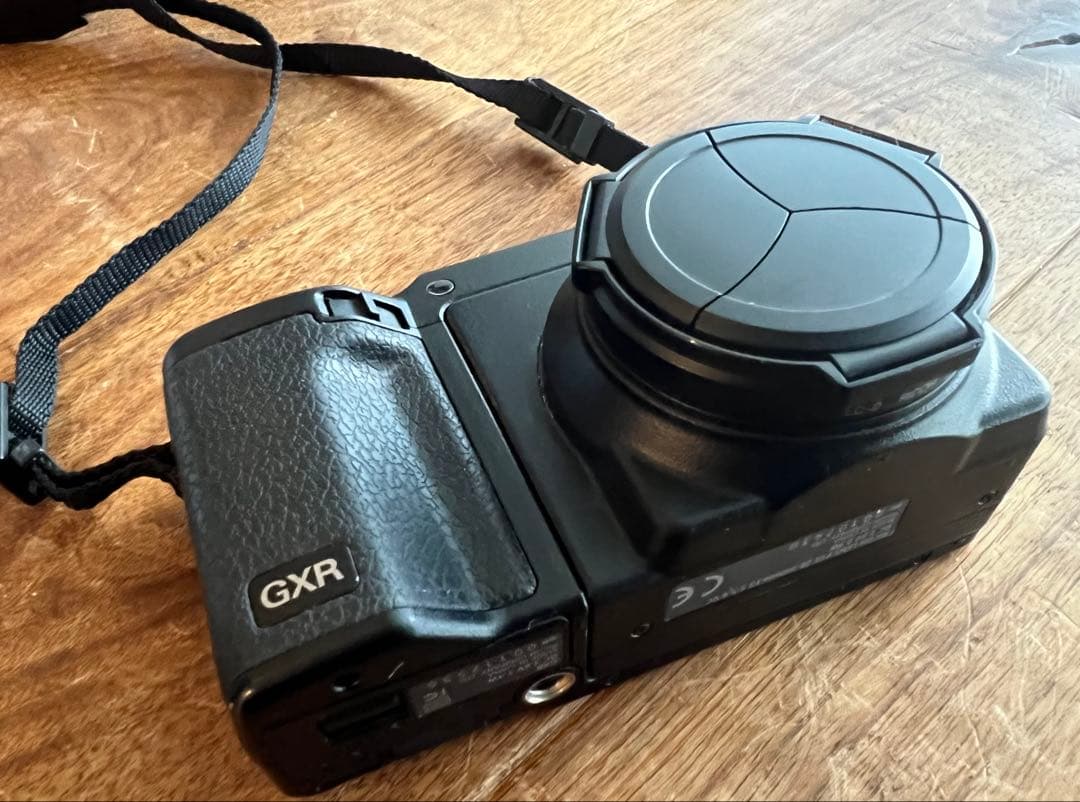 RICOH リコー GXR　/ デジタル一眼カメラ　ミラーレス