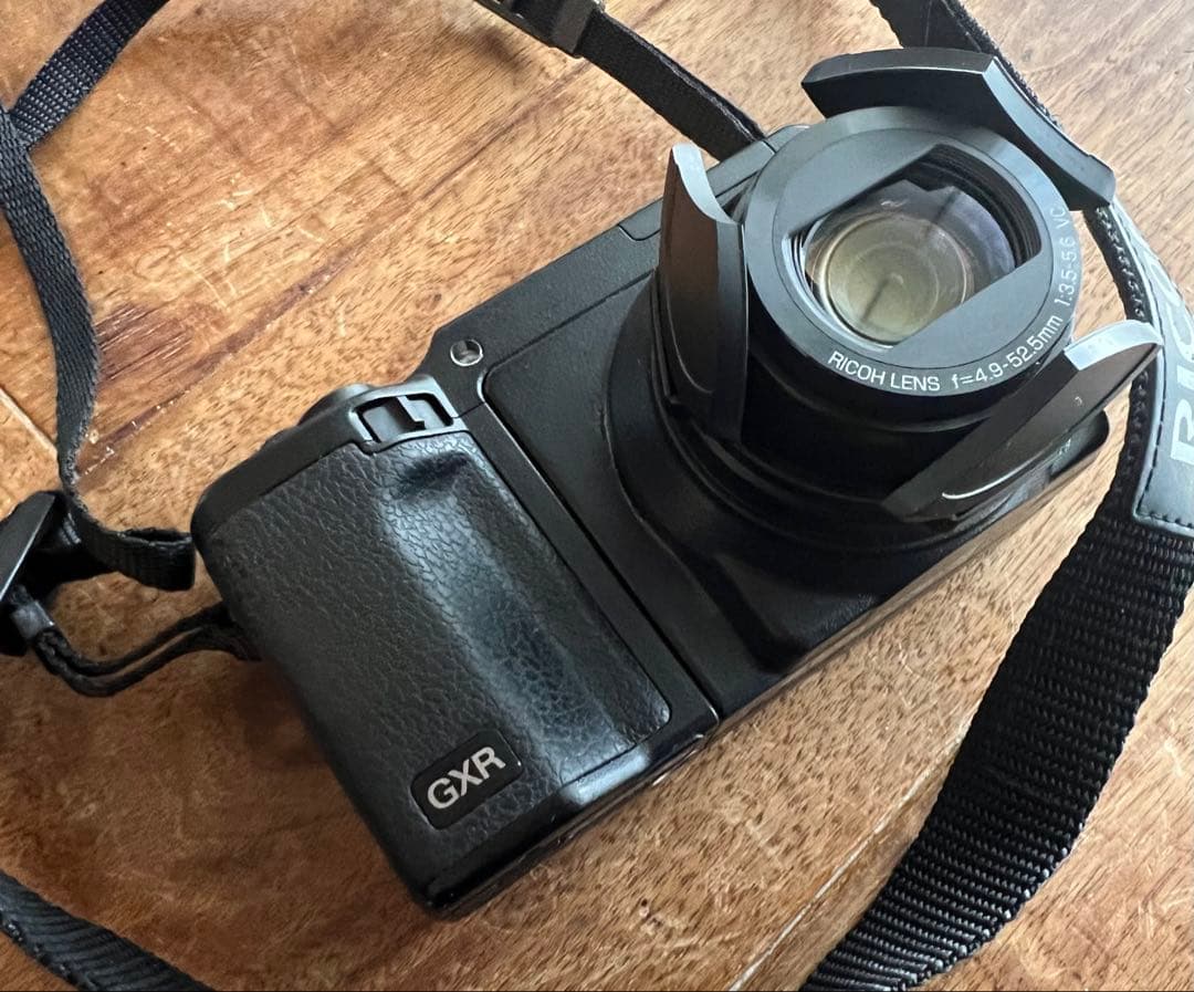 RICOH リコー GXR　/ デジタル一眼カメラ　ミラーレス