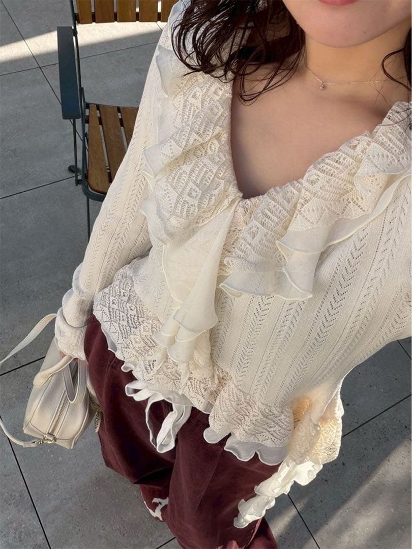 LILY BROWN ボリュームフリルニットトップス