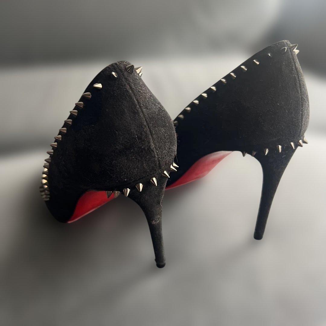 ★クリスチャン　ルブタン スタッズ付き黒スエードハイヒール定価15万