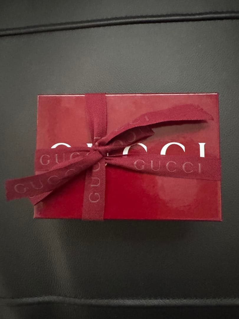 GUCCI ロゴ カードケース（名刺入れ）