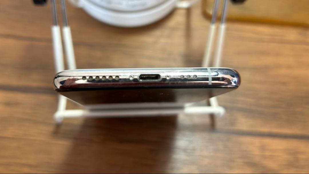 Apple iPhone XS 64GB シルバー 本体のみ