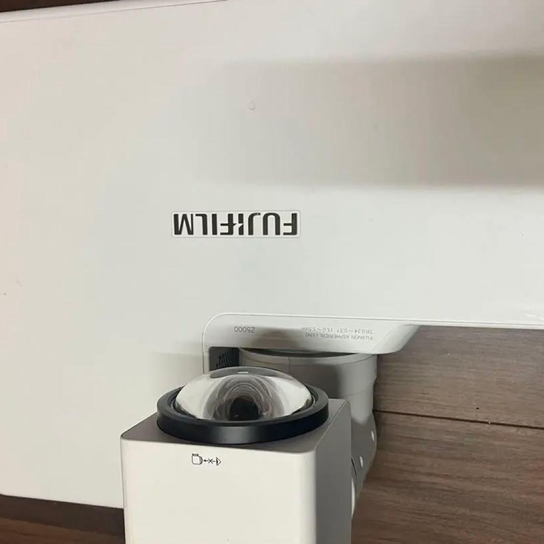 FUJIFILM プロジェクター 本体　Z5000