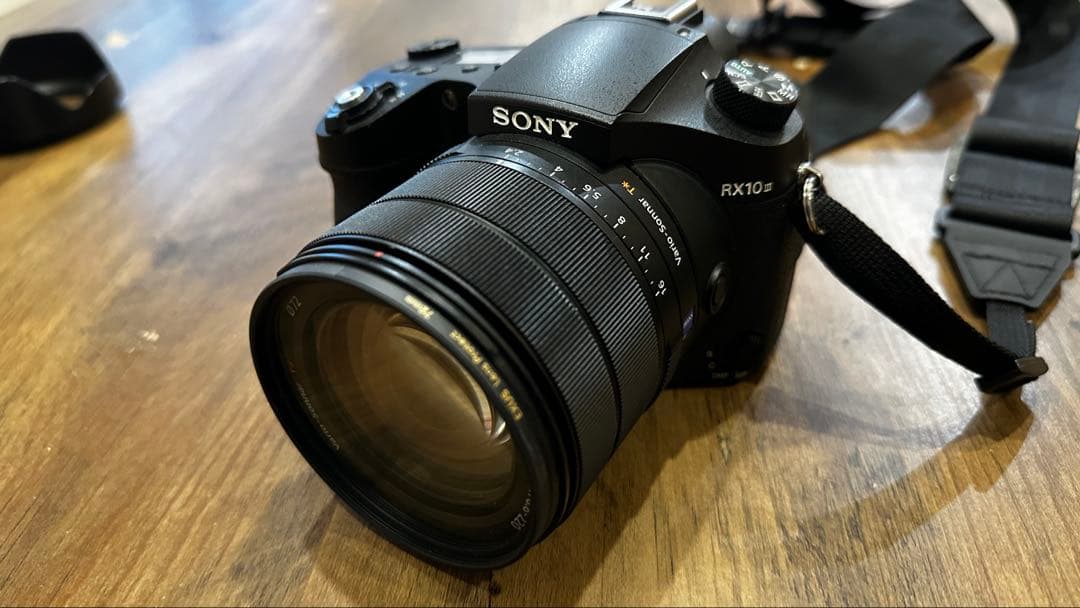 Sony DSC-RX10M3 24-600mm デジタルカメラ バッテリー複数