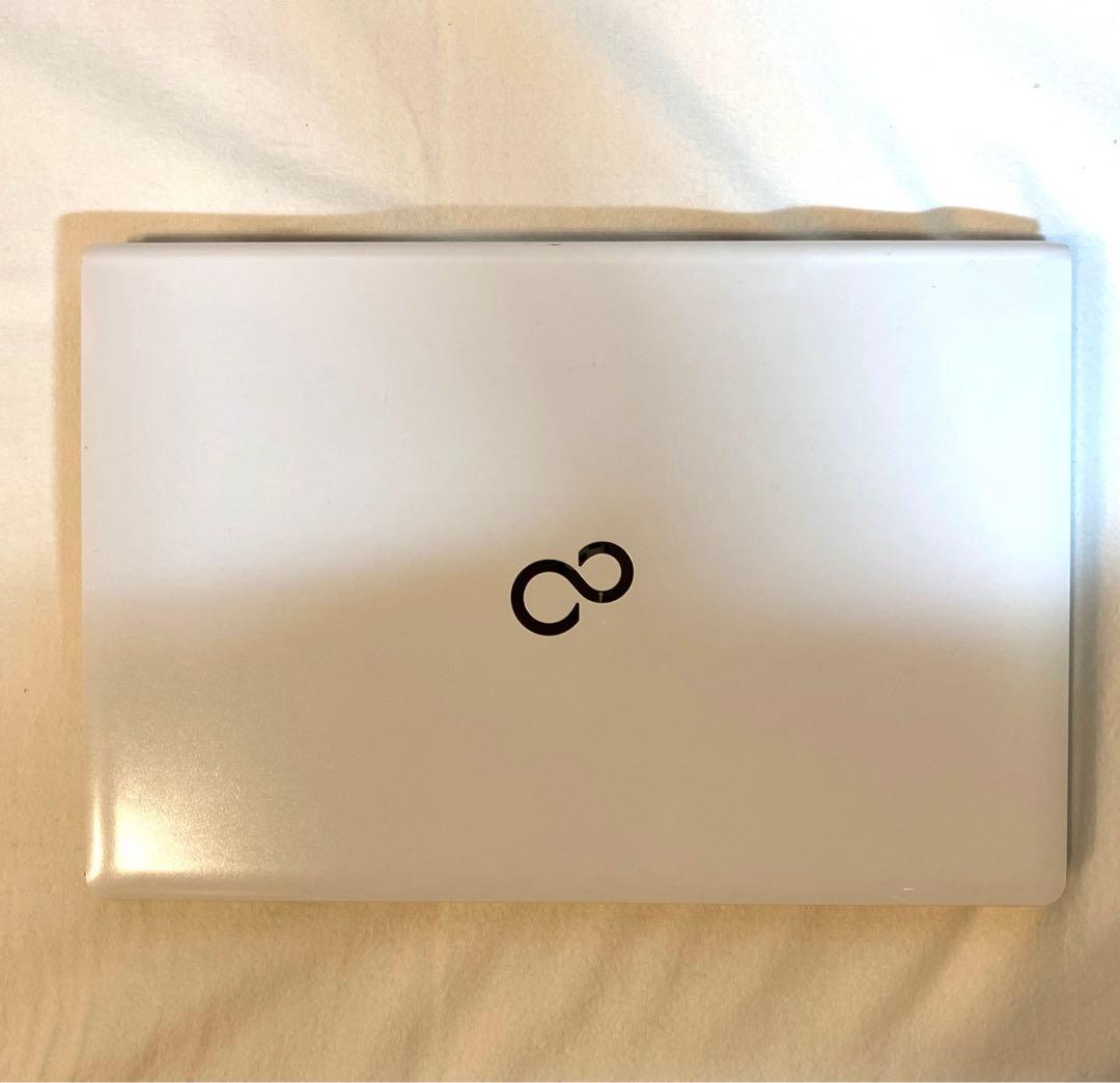 富士通　FMV-LIFEBOOK AH42/X ホワイト