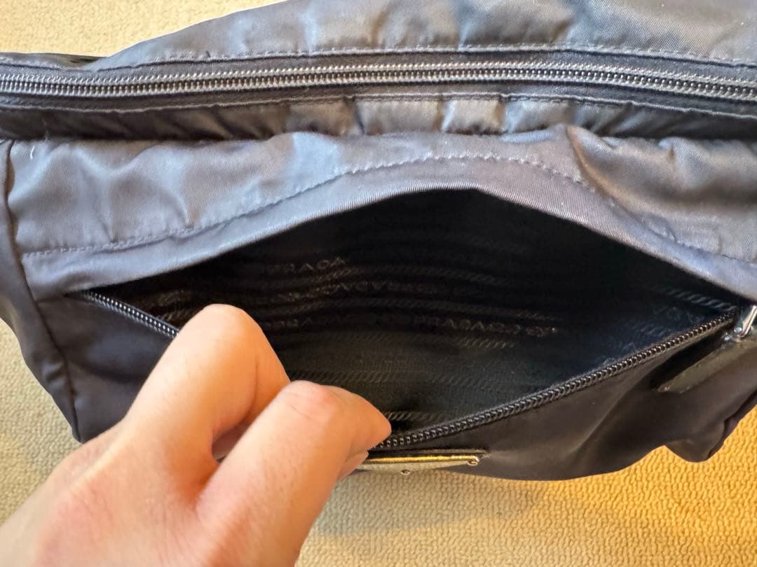 プラダ　PRADA メッセンジャーバッグ