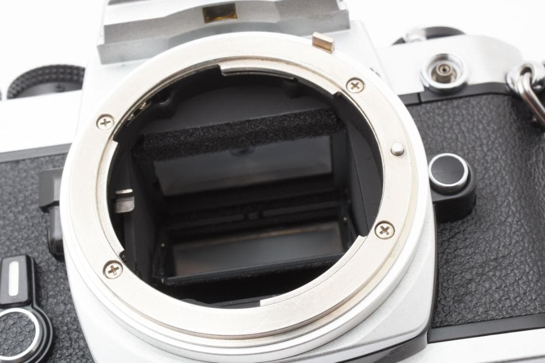 超美品 NIKON FM シルバーフィルム　説明書付　モルト新品交換済 B802