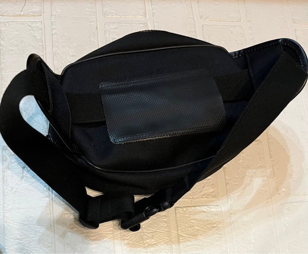 美品☆ ハンティングワールド ウエストバッグ ポーチ ボディバッグ　良品