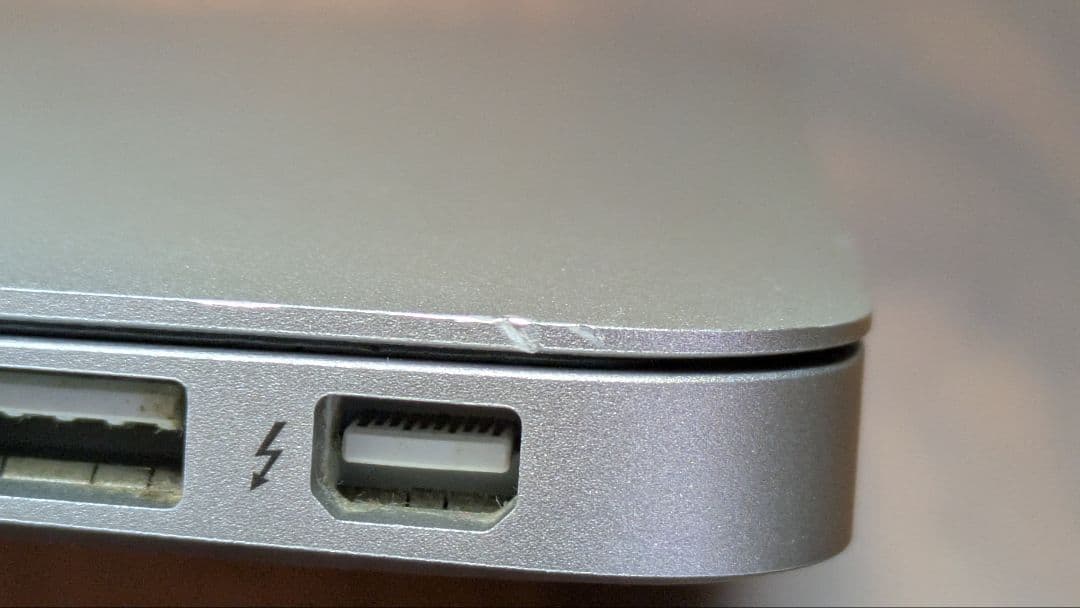 MacBook Air 13″ 2017 8GB/256GB 充放電 80回