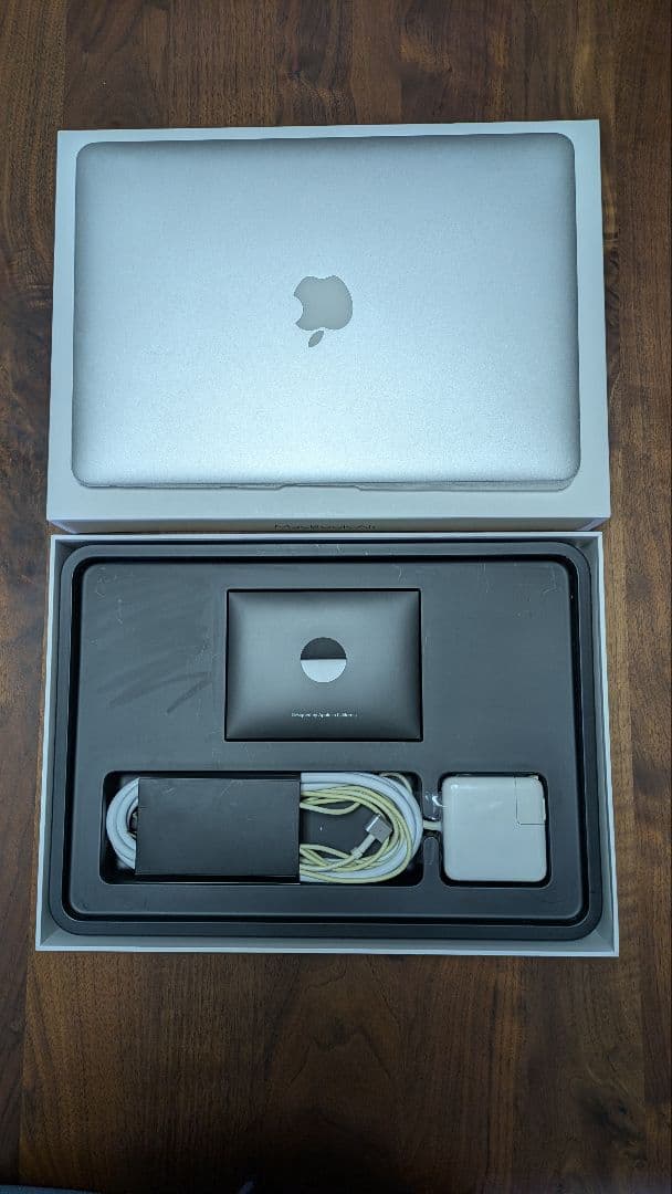 MacBook Air 13″ 2017 8GB/256GB 充放電 80回