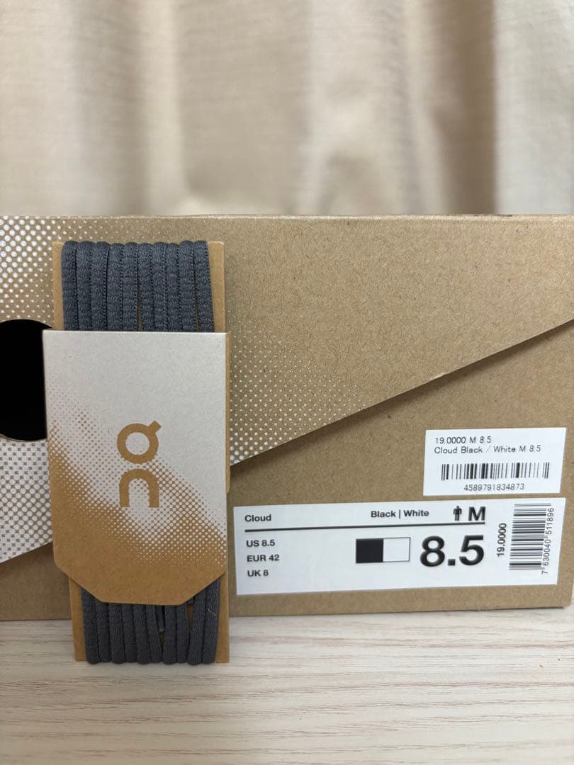 靴 On Cloud Black | White 26.5cm