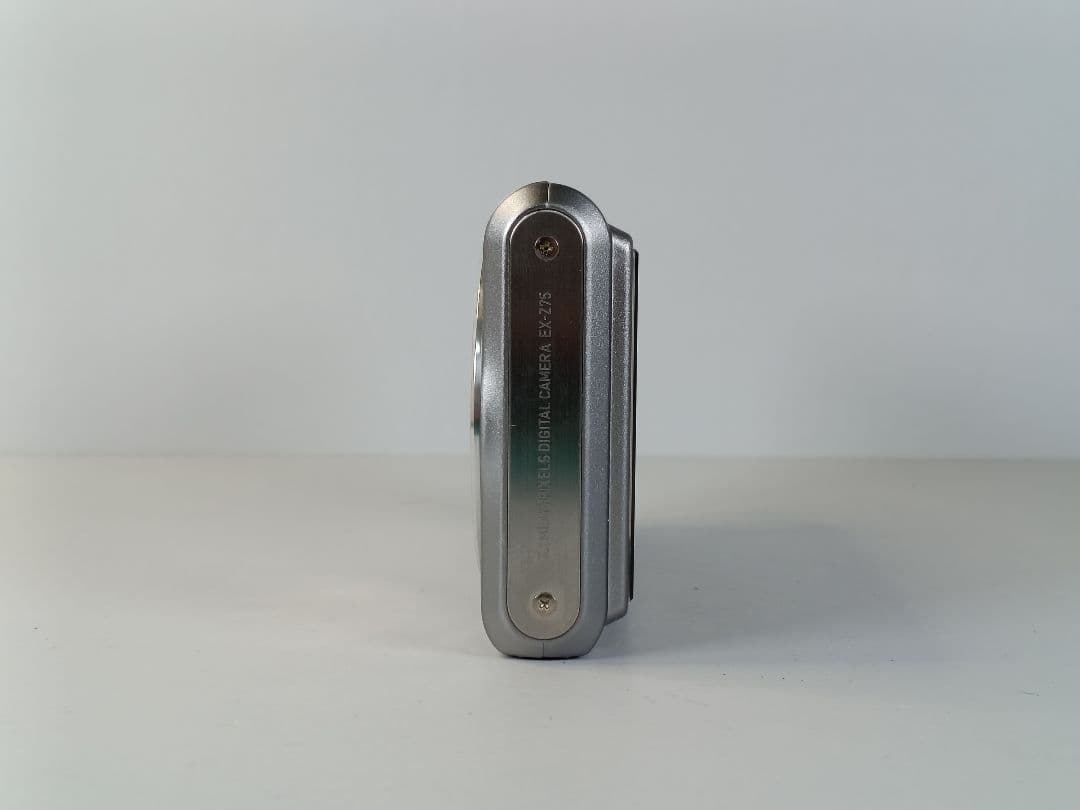 【美品】カシオ EXILIM EX-Z75 デジカメ 付属品多 バッテリー新品