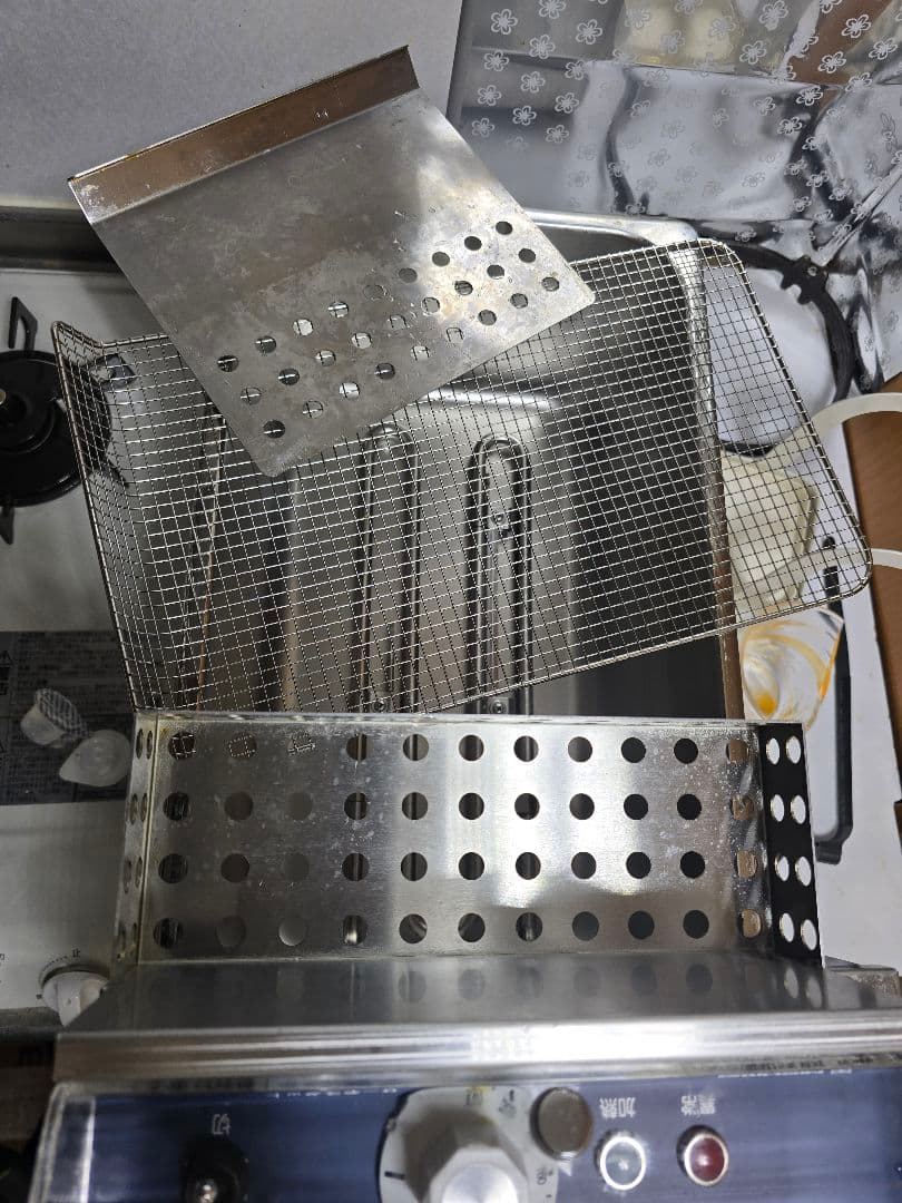 ミニミニフライヤー MMF-82T 1400W