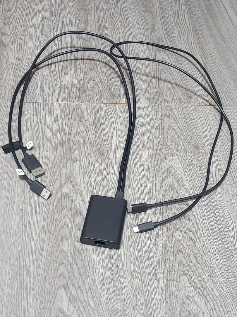 VIVE Focus Vision DP接続ケーブル&フェイシャルトラッカー