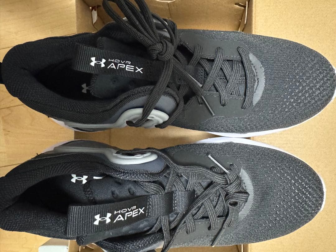 UNDER ARMOUR HOVR APEXトレーニングシューズ 黒/グレー