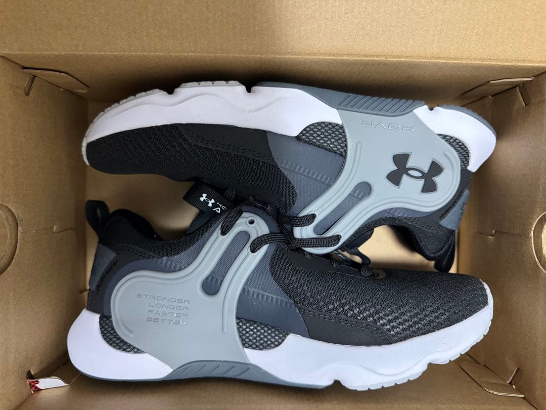 UNDER ARMOUR HOVR APEXトレーニングシューズ 黒/グレー