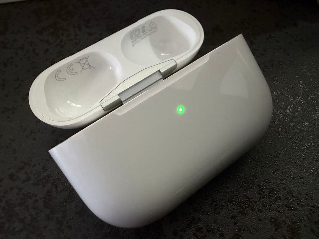 【美品】AirPods Pro 本体+付属品完備+ポケモン イーブイのケース付き