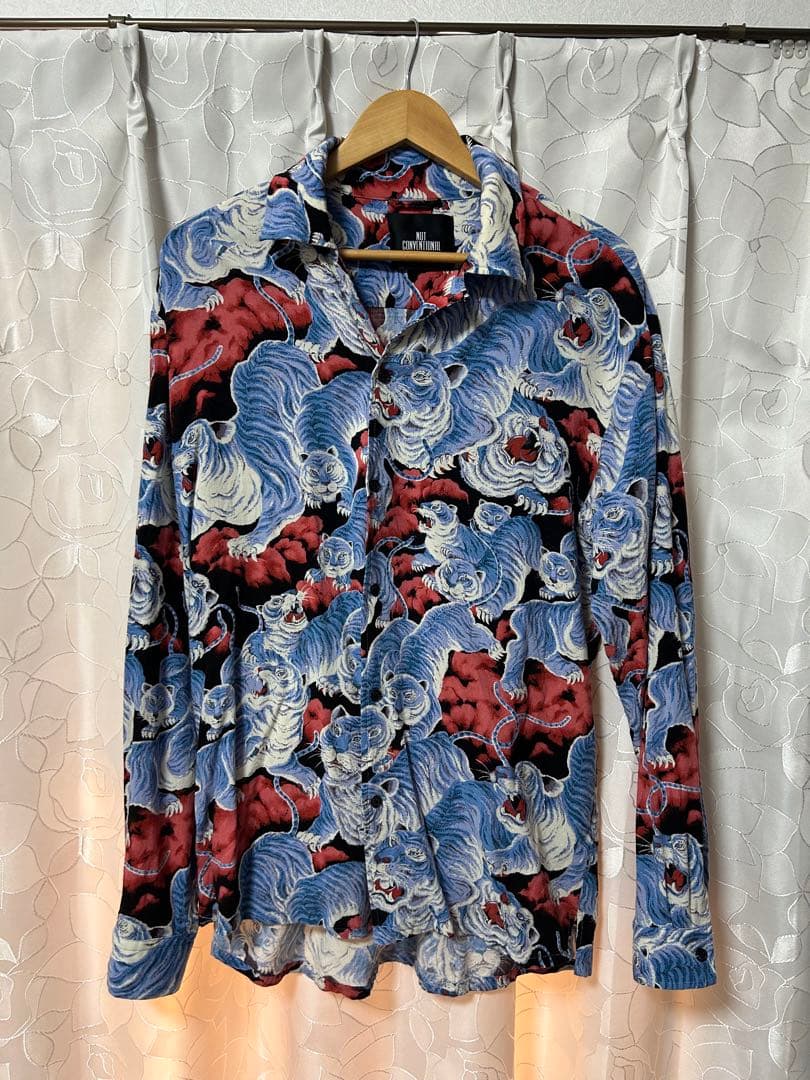 百虎レーヨンシャツ