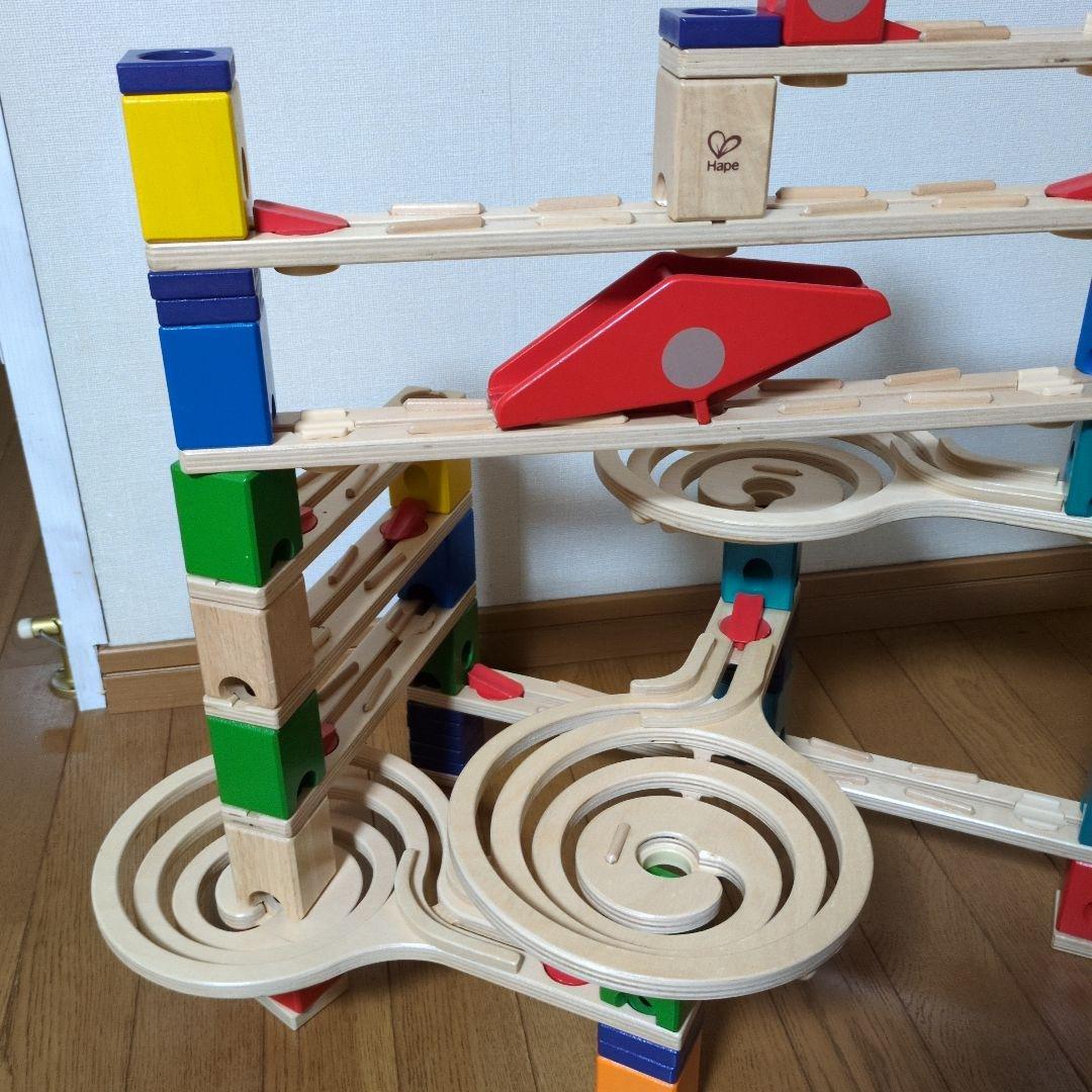 ボーネルンド クアドリラ ツイスト&レールセット　ボールキャッチャー付き