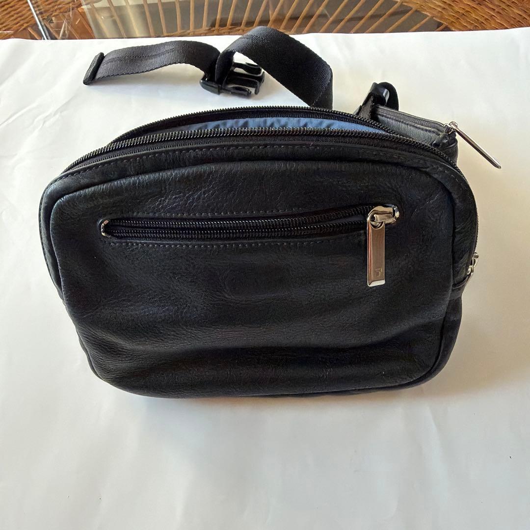 u*l様 TUMI/・トゥミイ黒 レザー ボディバッグ ウエストポーチフラップ付