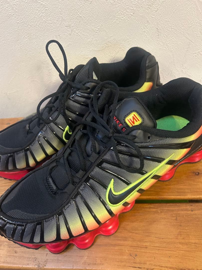 靴 Nike Shox TL \"Black and Volt\"