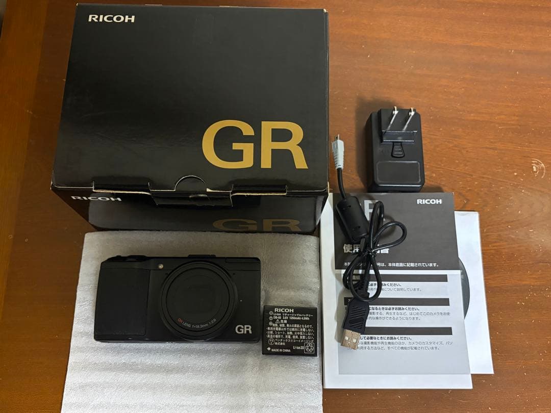 RICOH GR コンパクトデジタルカメラ リコー　APS-Cセンサー