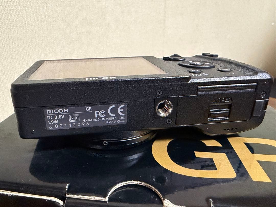 RICOH GR コンパクトデジタルカメラ リコー　APS-Cセンサー