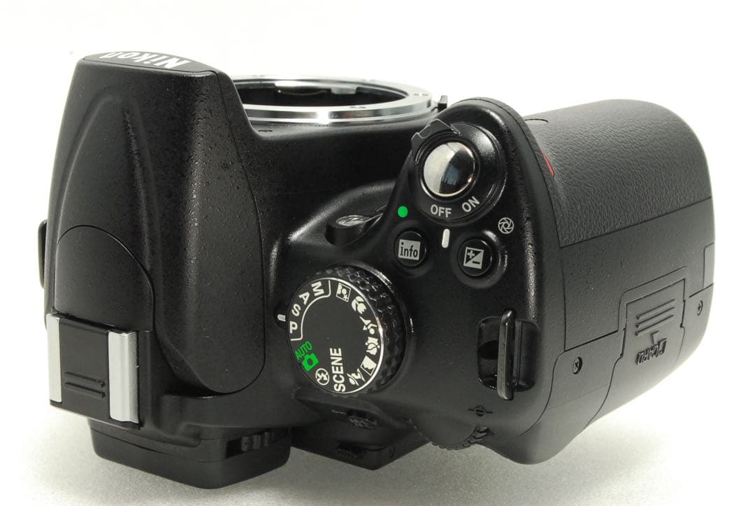 pooh ta-re 様フォロー割_Nikon D5000❤️デジタル 一眼レフ