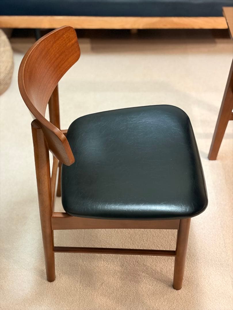 カリモク60 Tチェア