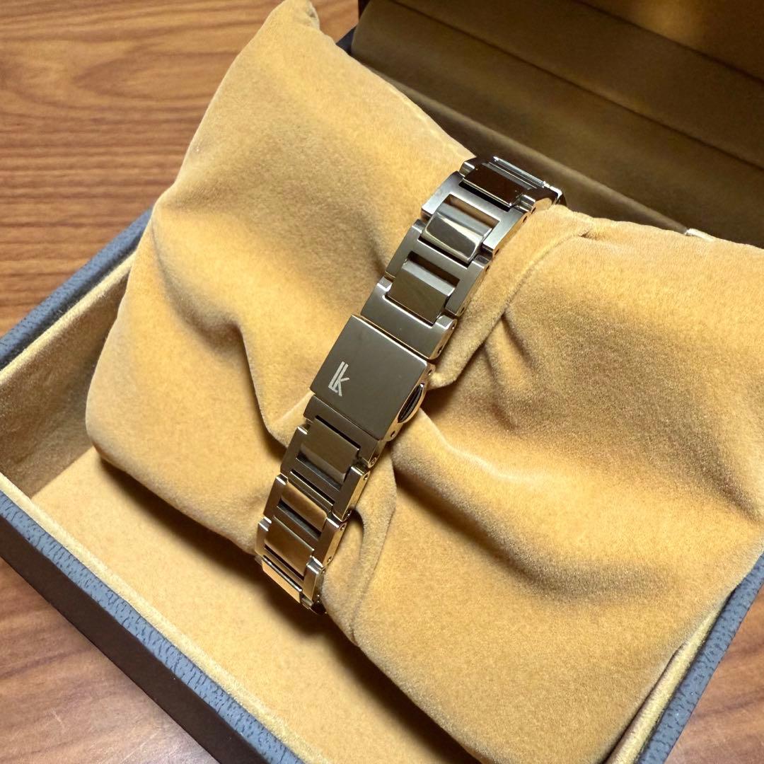 ほぼ新品 セイコールキア SSQW064 電波ソーラー 白蝶貝文字盤 ゴールド