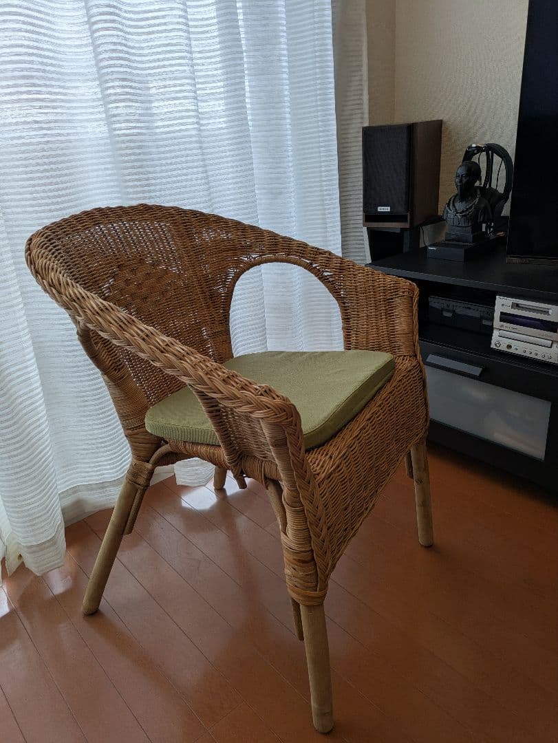IKEAナチュラルラタンチェア クッション付き