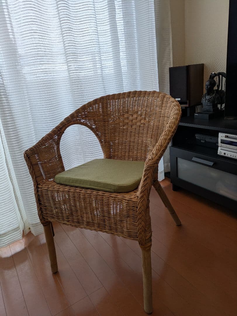 IKEAナチュラルラタンチェア クッション付き