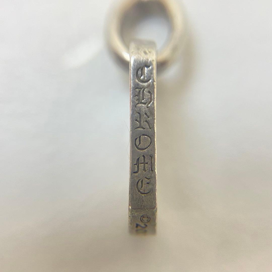 クロムハーツ タイニー カットアウトクロス ドッグタグチャーム