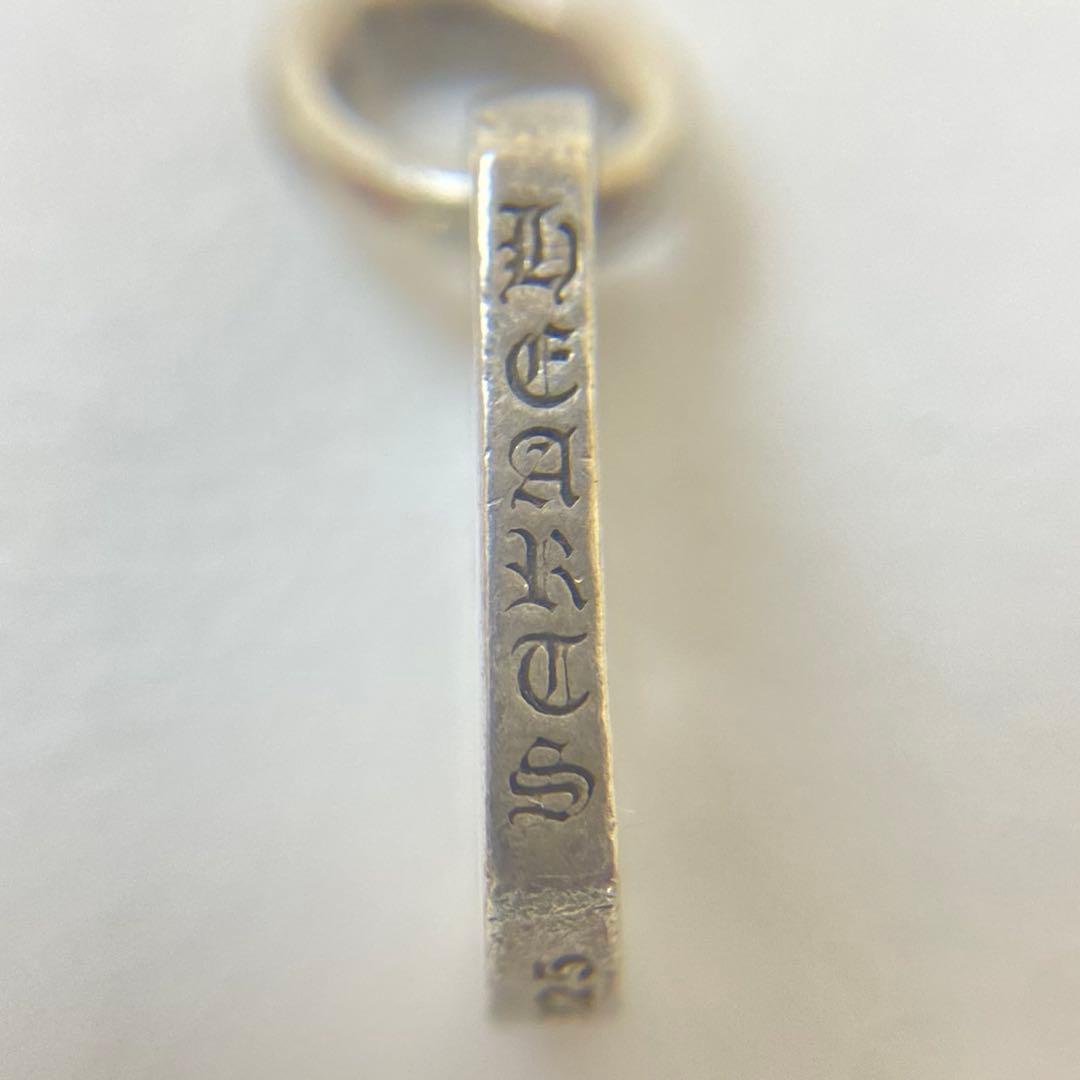 クロムハーツ タイニー カットアウトクロス ドッグタグチャーム