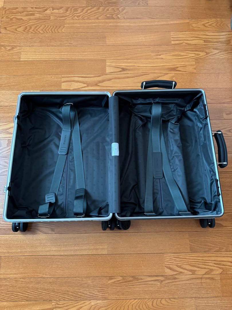 【美品】RIMOWA リモワ クラシックキャビン36L シルバー キャリーバッグ