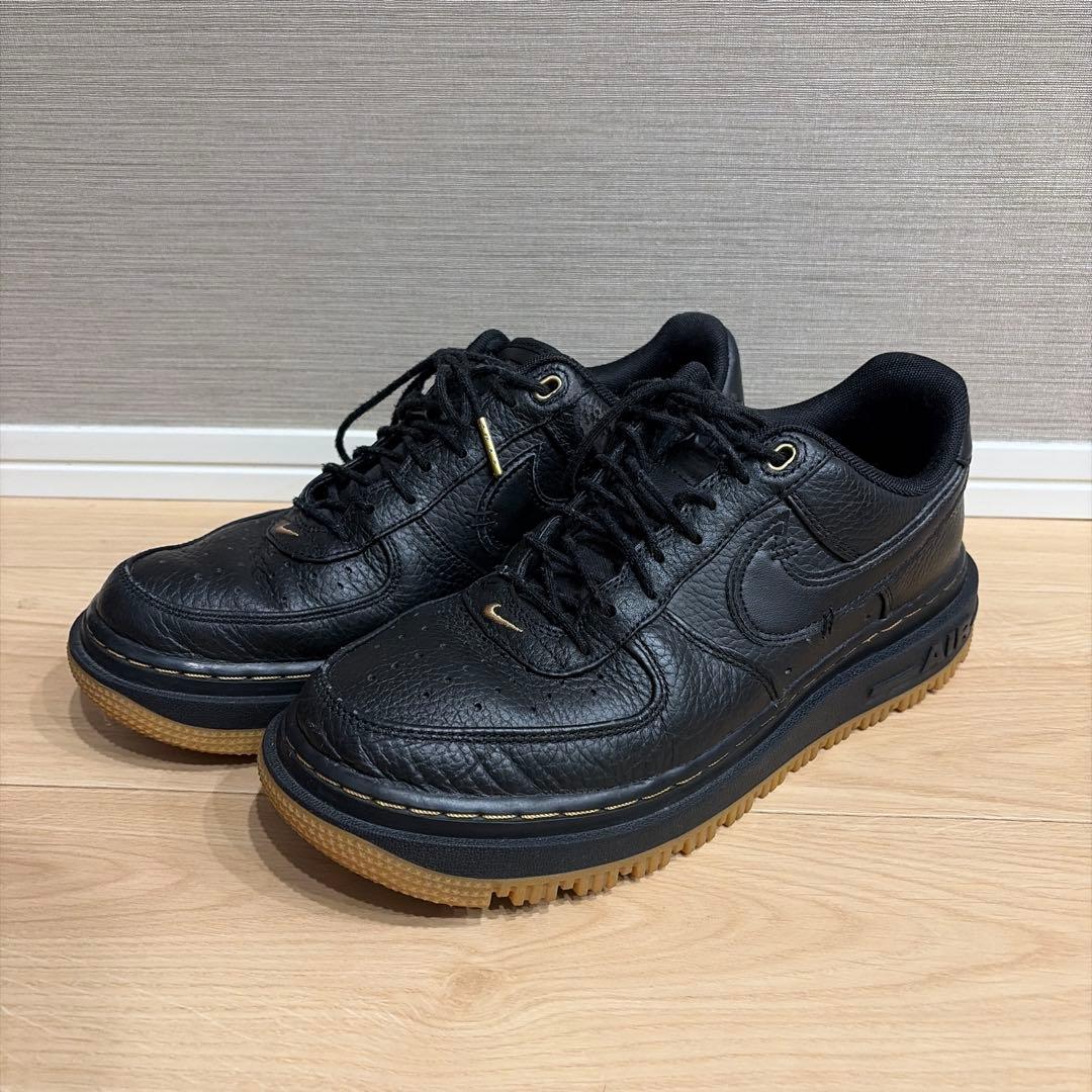 靴 NIKE AIR FORCE 1 LUXE 26.5cm