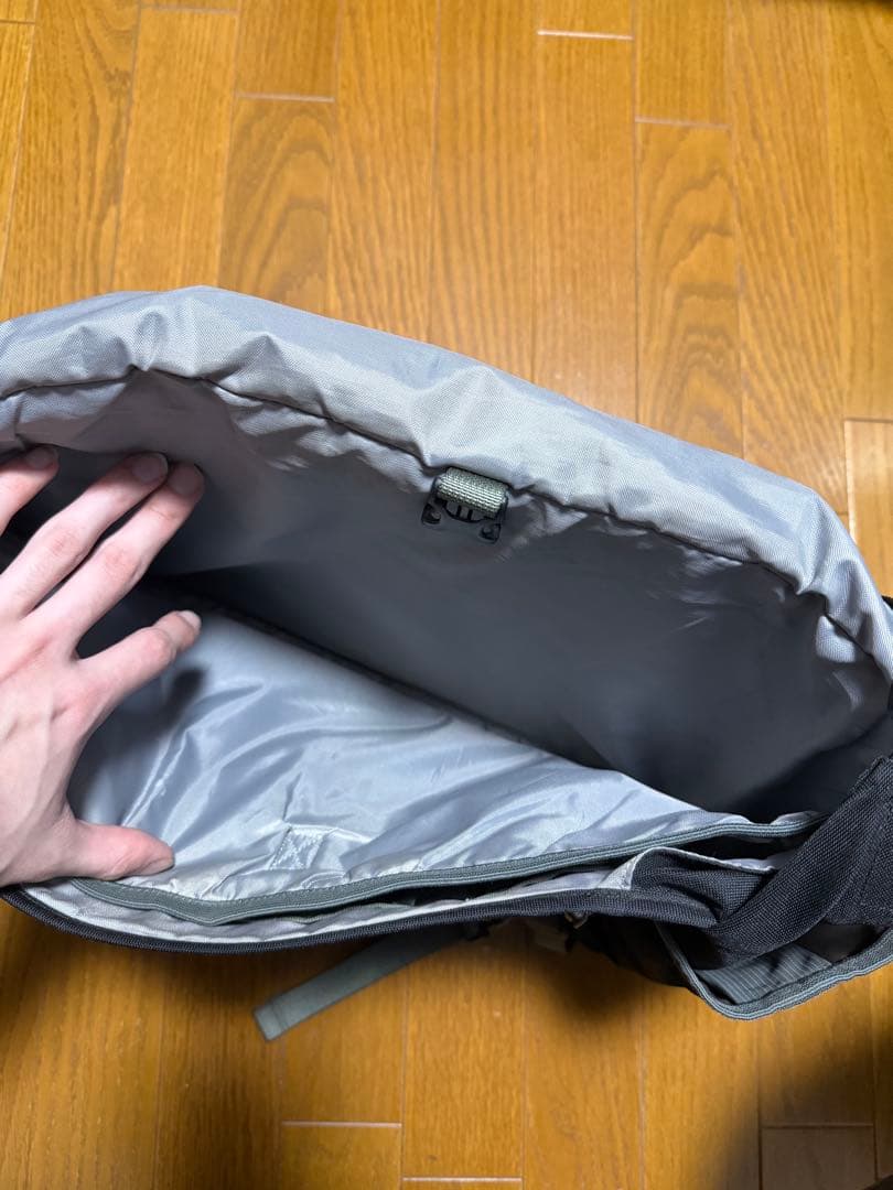 patagonia メッセンジャーバッグ 黒　ハーフマス