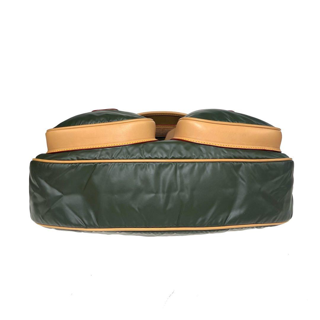 美品 HUNTING WORLD ショルダーバッグ バチュークロス a723