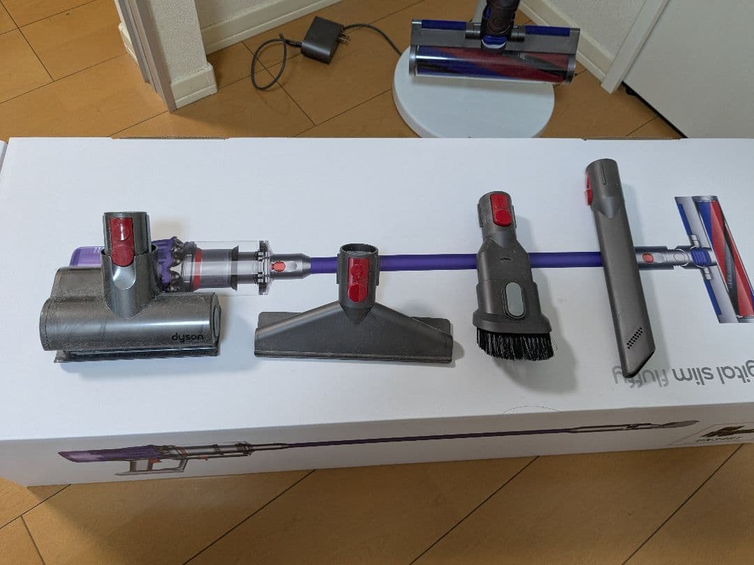 ダイソン Digital Slim Fluffy SV18 スタンド付き