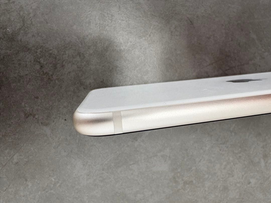 iPhone SE3 128GB SIMフリー スターライト　白　付属品付