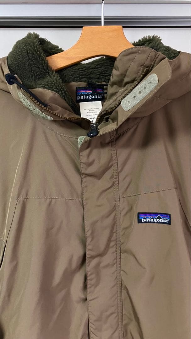 patagonia パタゴニア　インファーノジャケット　オリーブ