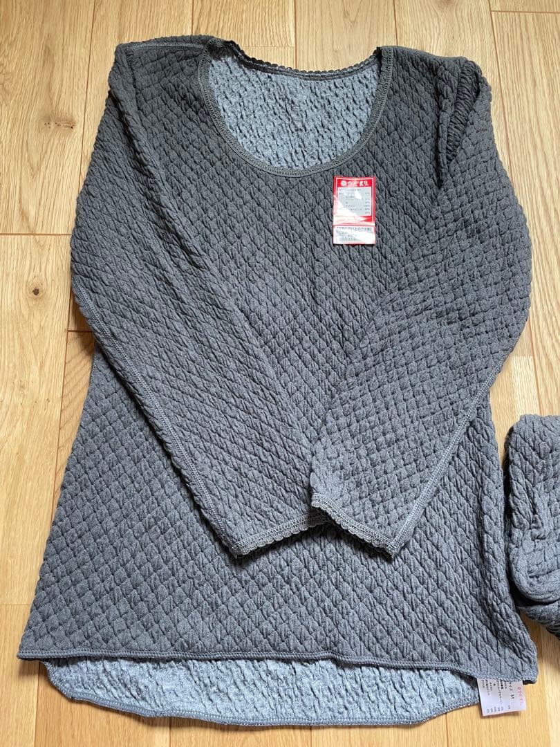 ひだまり　長袖とスラックスセット　M 新品